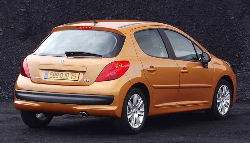 Sprzedaż w Europie 2008: Peugeot liderem w klasie małych samochodów