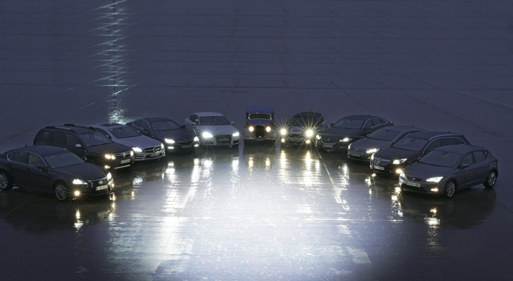 Porównanie świateł samochodowych: sprawdzamy, jak w praktyce działają: halogen, ksenon oraz lampa LED