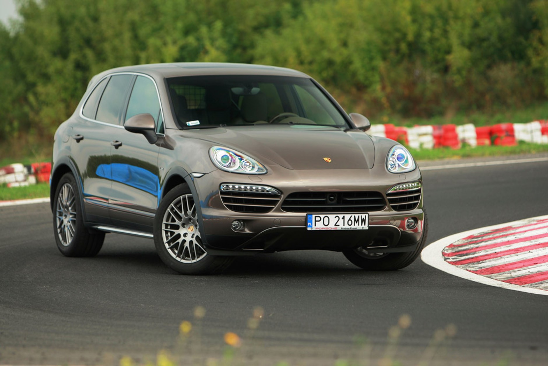 Porsche Cayenne Diesel: Nowa twarz, znajomy diesel