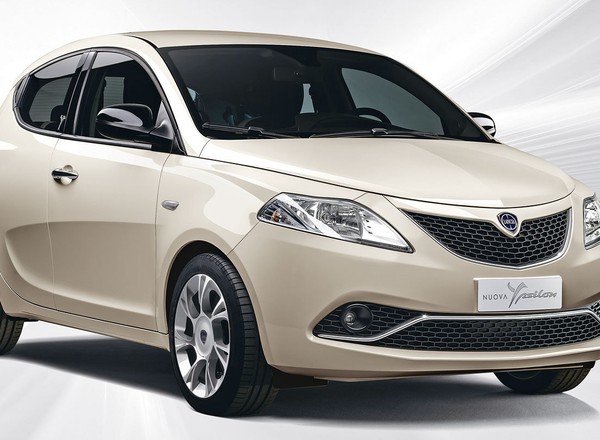 Frankfurt 2015: zmodernizowana Lancia Ypsilon