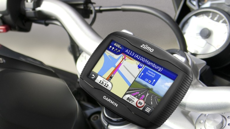 Warunki użytkowania sprzętu na motocyklu, skuterze czy quadzie są szczególnie niesprzyjające dla elektroniki. Stąd nie dziwi, że Garmin zaprojektował obudowę odporną na działanie wody
