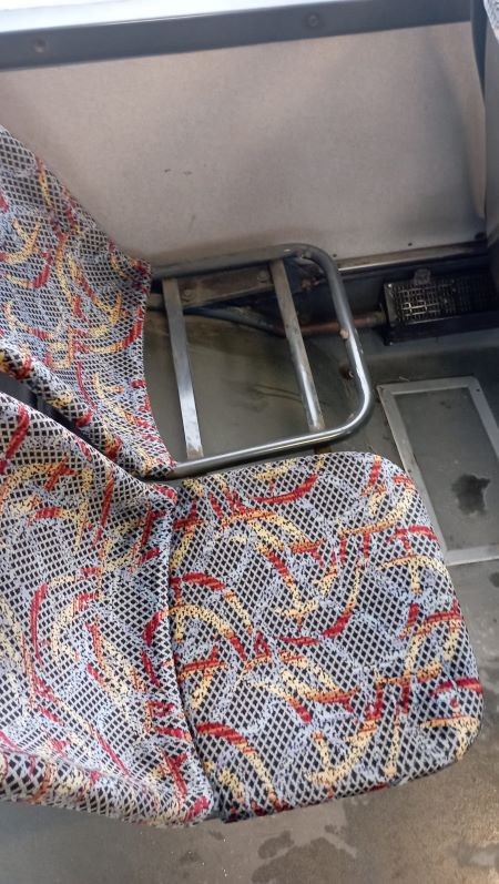 Zabytkowy autobus Volvo w opłakanym stanie