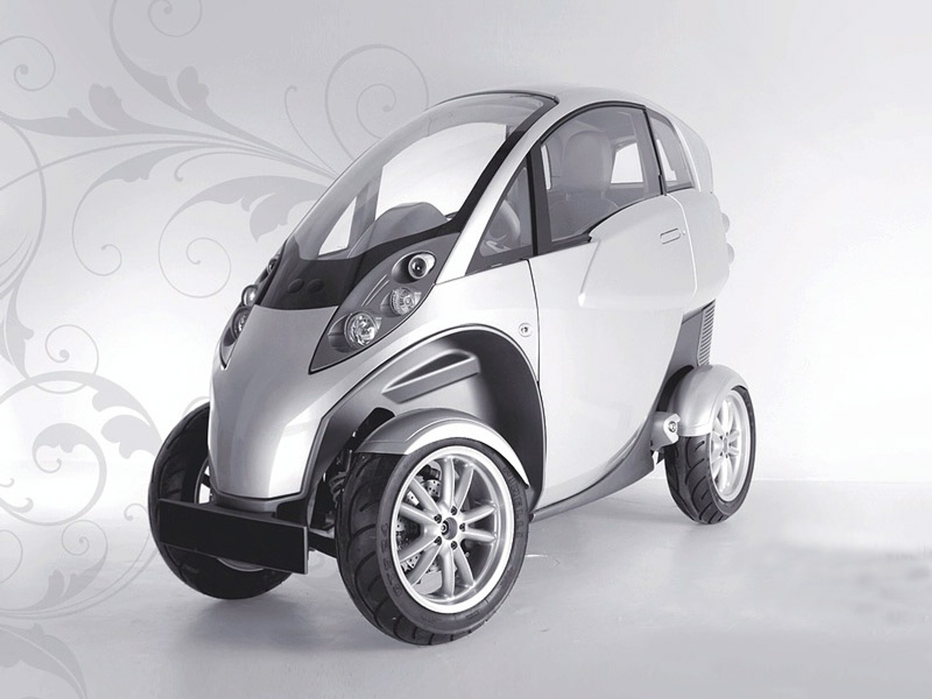 Lumeneo Smera: samochód z szerokością motocykla