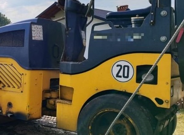 Zderzenie z walcem. Drugi pojazd też nie był sportowym samochodem