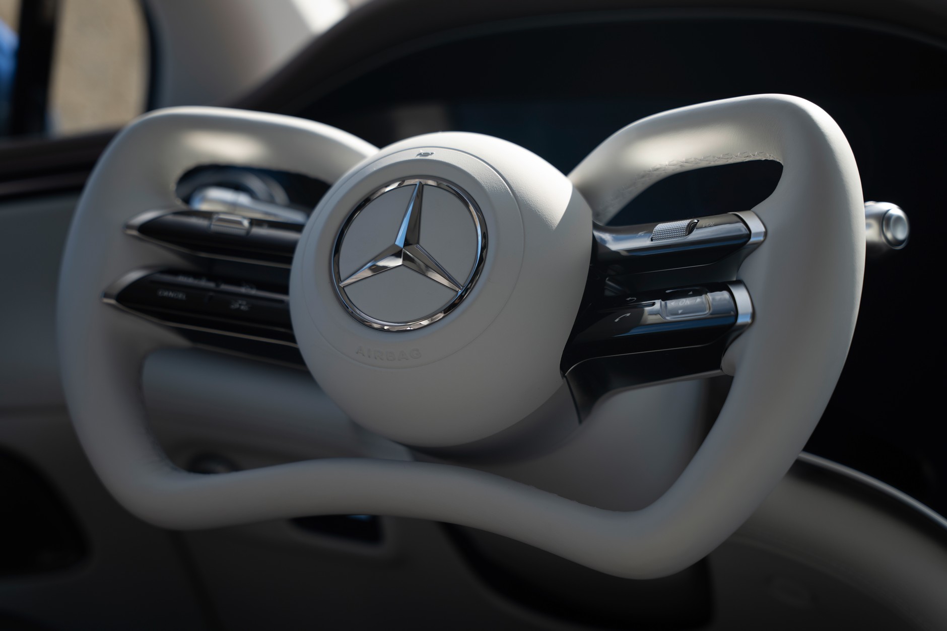 Układ kierowniczy steer-by-wire w nowych Mercedesach