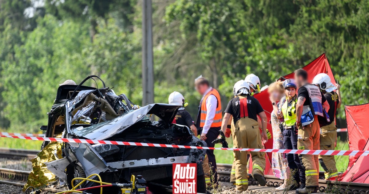 Czas na zmiany na przejazdach kolejowych. Mandat dwa tys. zł i 15 pkt karnych nie wystarcza