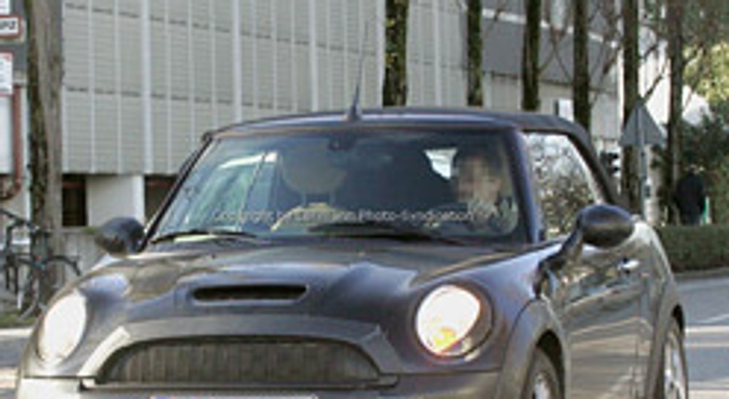 Zdjęcia szpiegowskie: Nowy Mini Cooper Cabrio podczas pierwszej jazdy