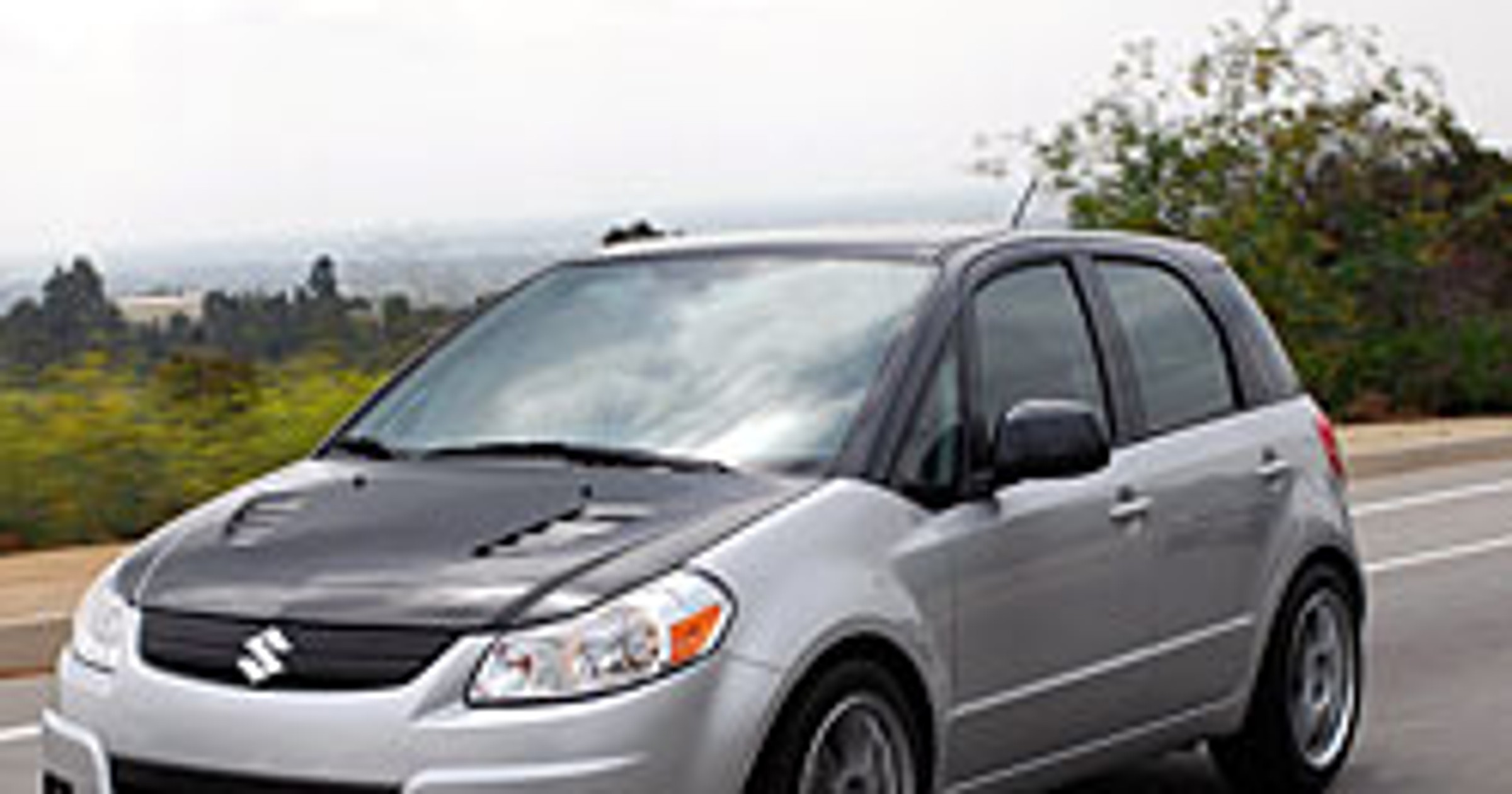 Suzuki SX4t Crossover Concept: rodzinny sportowiec