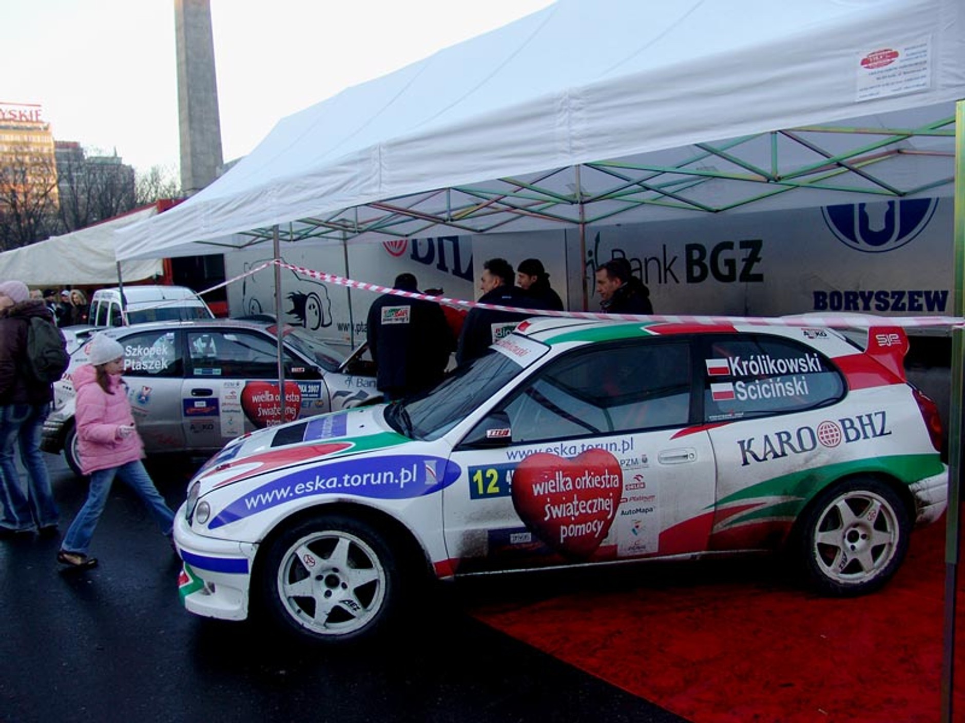 WOŚP 2008: wielki finał pod Pałacem Kultury (foto)