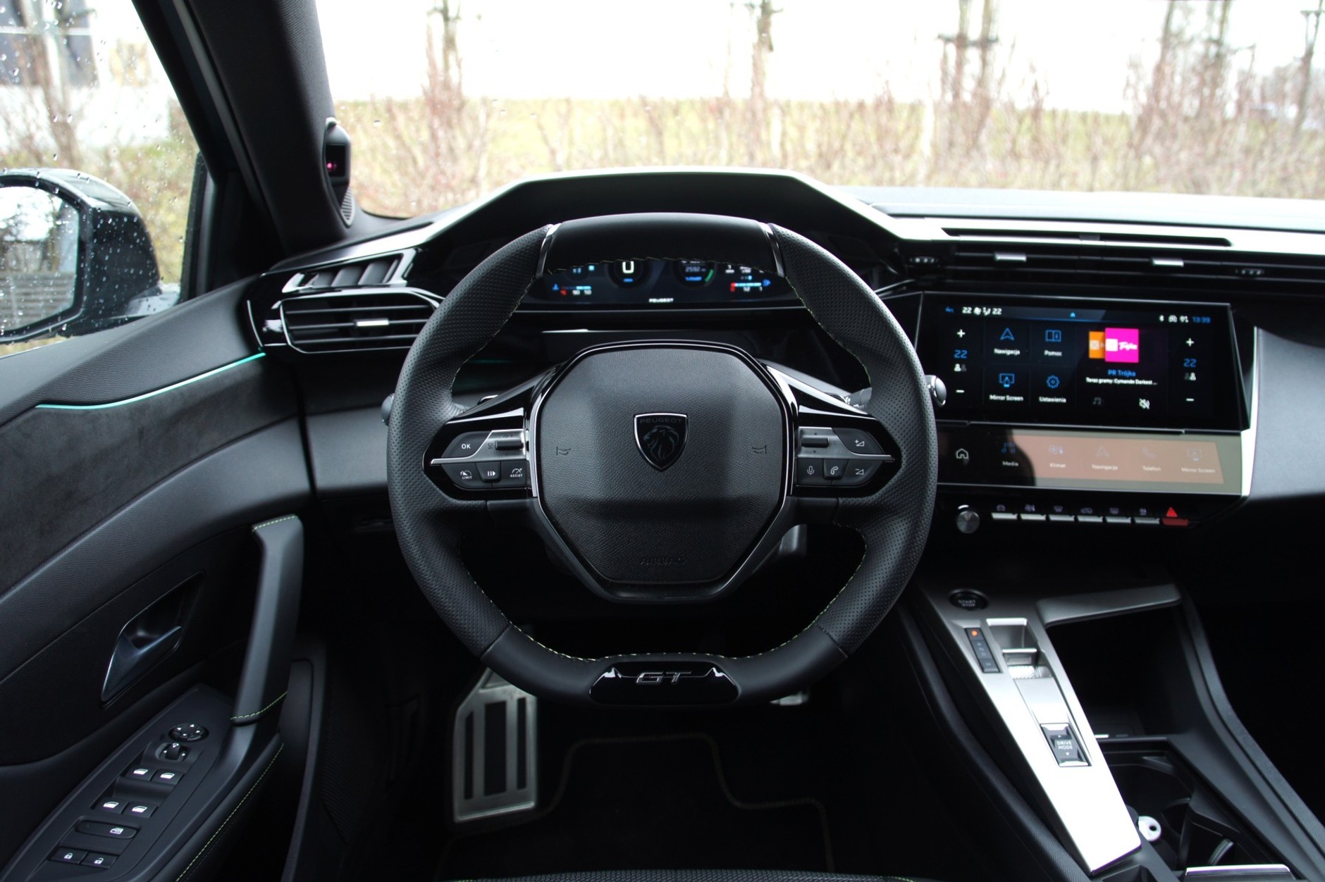 Peugeot 308 1.2 Hybrid 145 KM