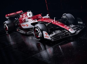 Alfa Romeo F1 Team ORLEN pokazała nowy bolid. Kubica w składzie zespołu