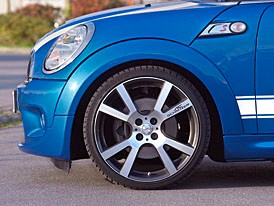 Duże felgi mogą się podobać, ale mają one sporo wad