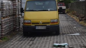 Cofał busem i usłyszał stuknięcie. Tragedia pod sklepem