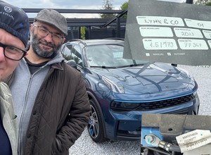Pojechaliśmy do komisu po chińskiego SUV-a premium po "subskrypcji". Mały przebieg, dobra cena. Okazja?