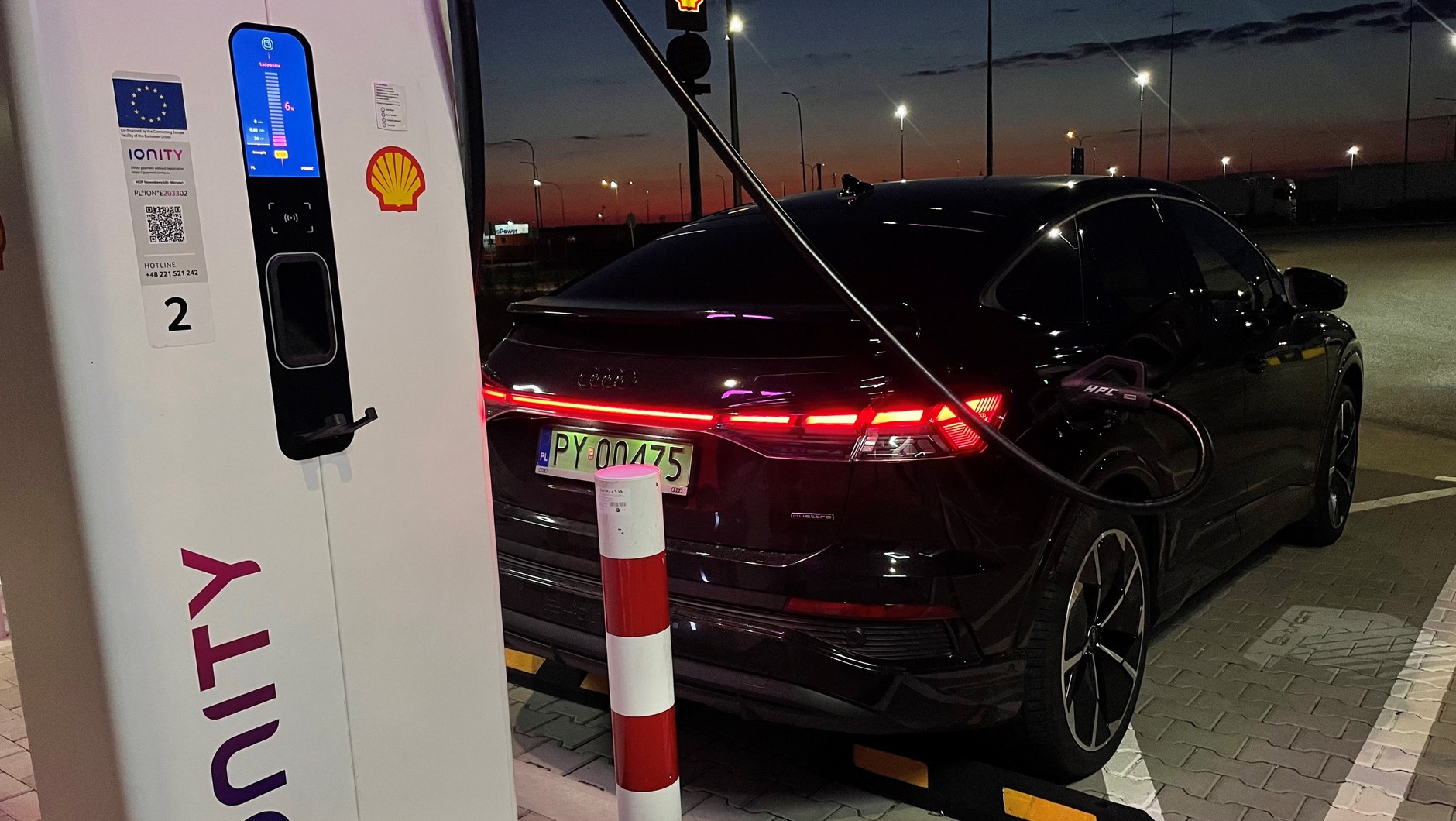 Najlepsze ładowanie na całej wycieczce? 100 km przed domem...