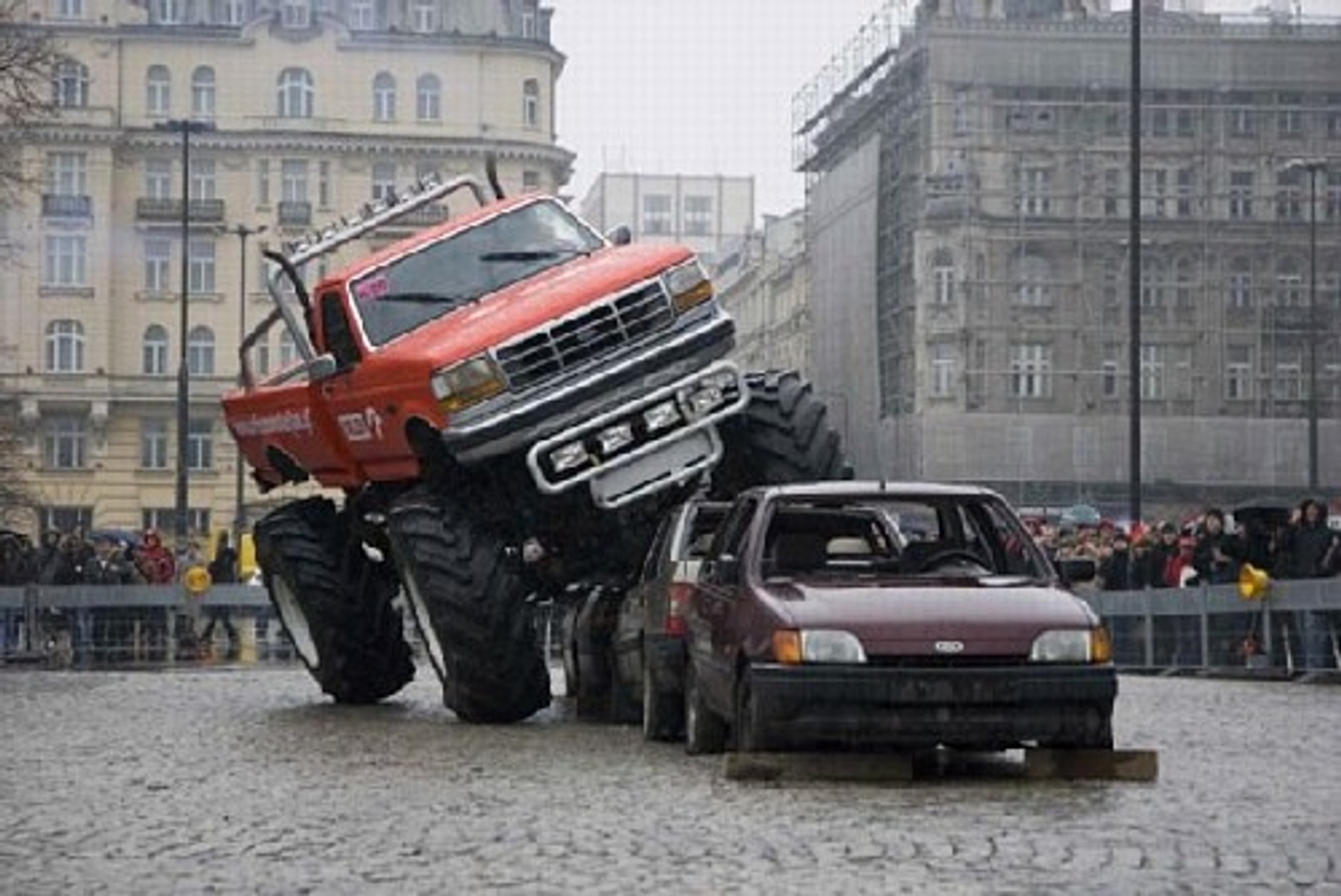 Monster Truck na ulicach Warszawy