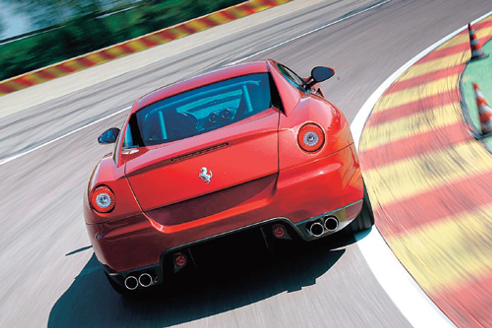 Ferrari 599 GTB Fiorano - La bomba bombastica!