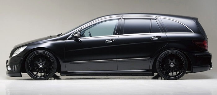 Mercedes-Benz R-Klasa Black Bison: spoilery z Japonii