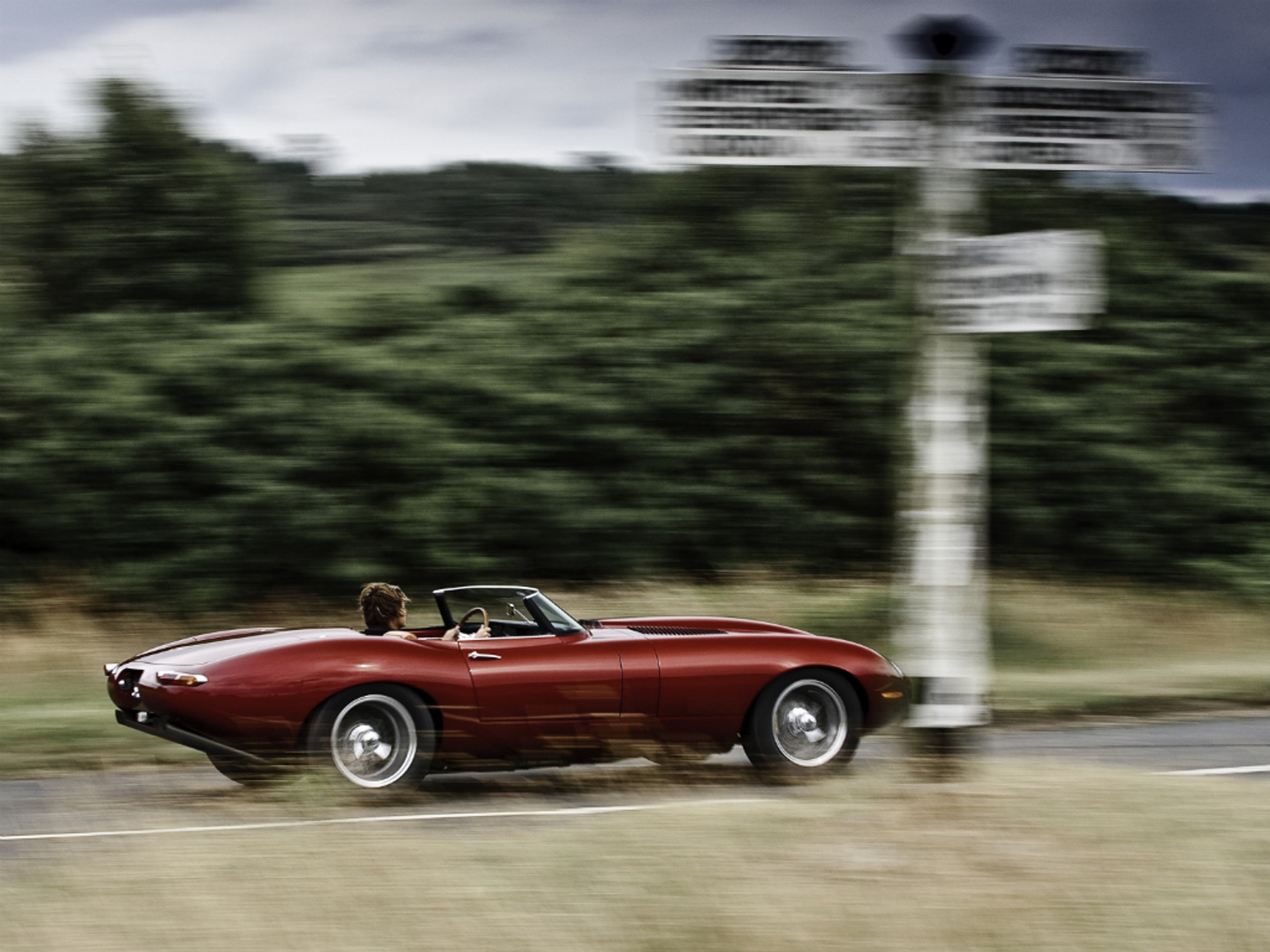 Jaguar E-Type Speedster - Nowoczesna legenda