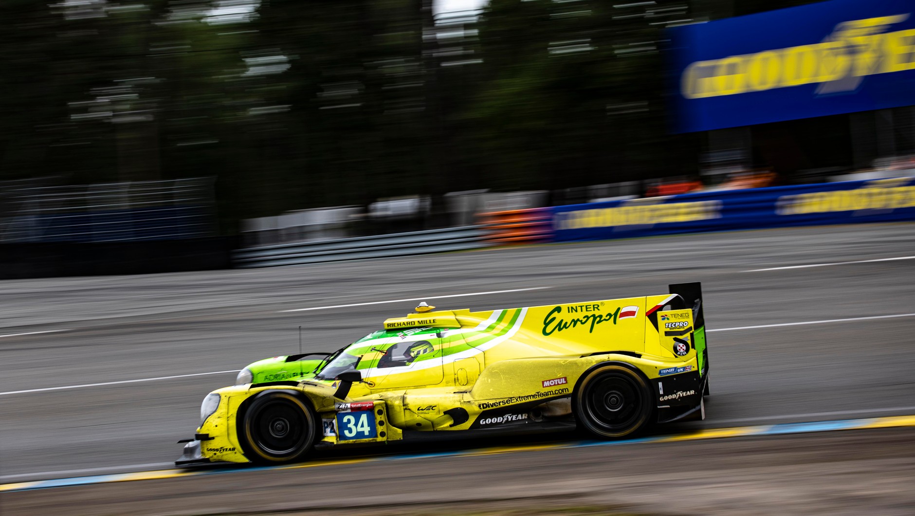 Oreca 07 na trasie wyścigu 24h Le Mans
