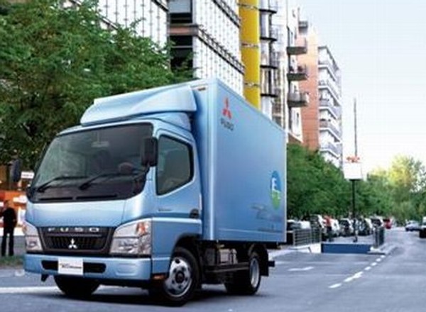 Pierwsze hybrydowe Fuso Canter w Europie
