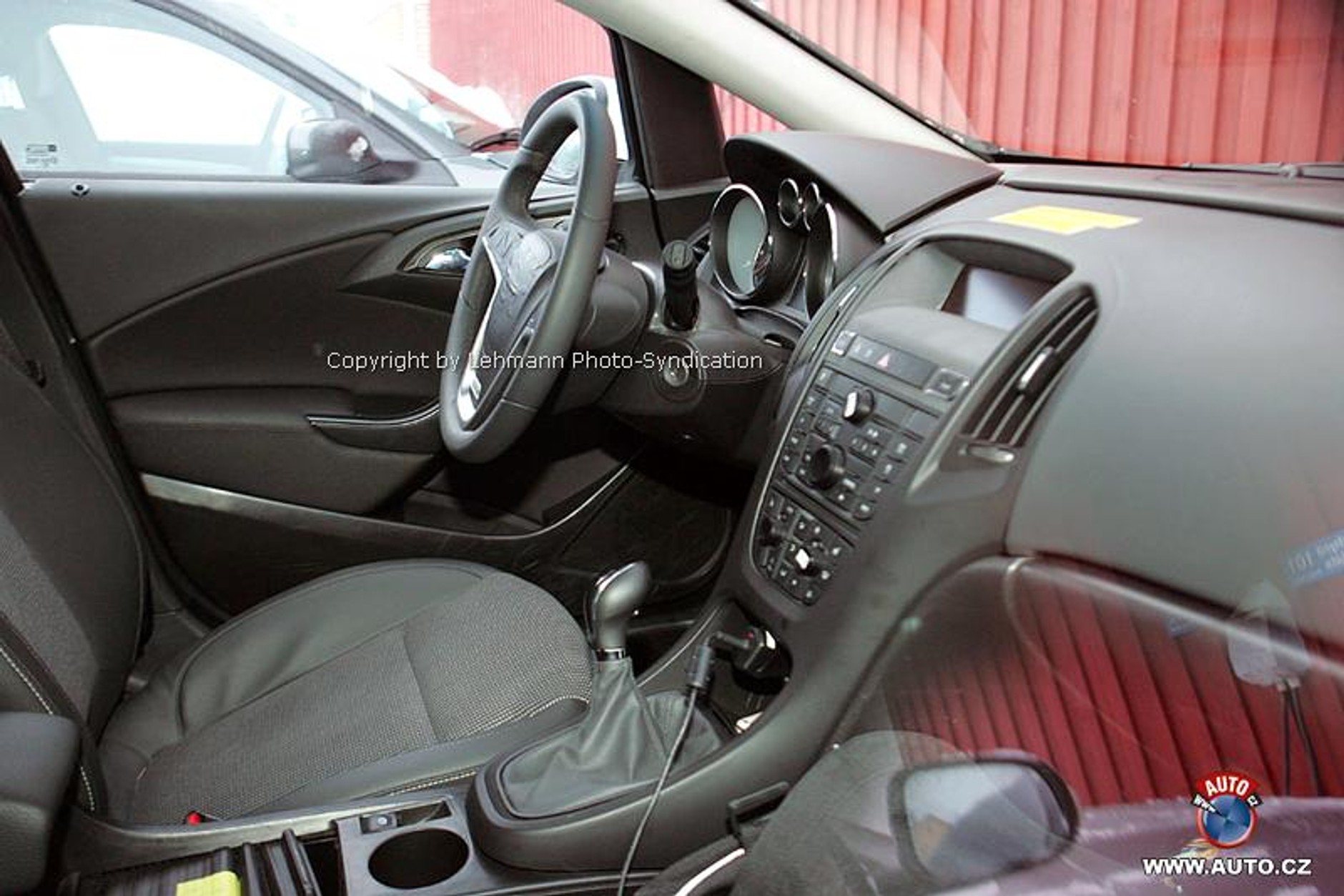 Nowy Opel Astra: oficjalne zdjęcia i informacje