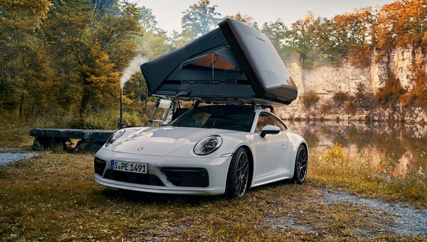 Nowy namiot dachowy od Porsche — outdoorowy nocleg w sportowym stylu