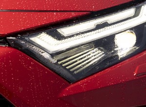 SUV Tesli nie jest już najlepiej sprzedającym się samochodem na świecie. Oto 10 globalnych hitów