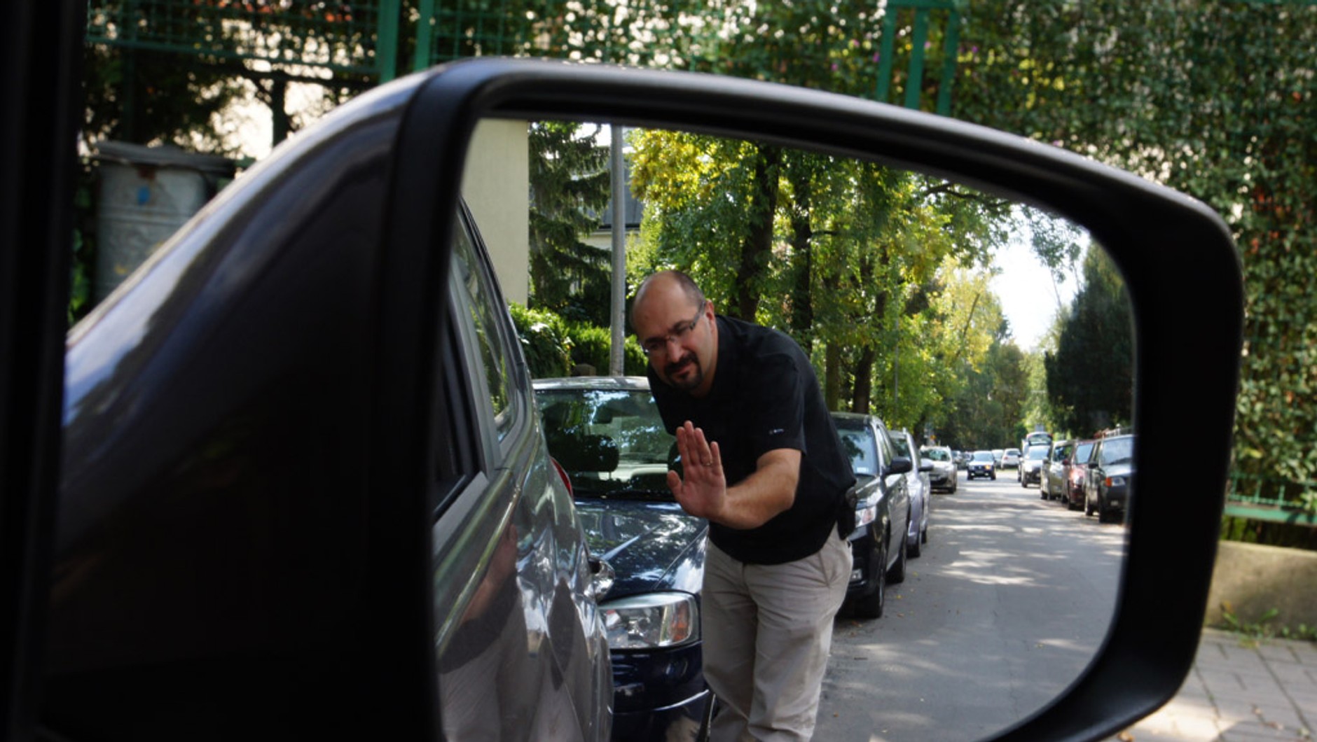 "Nie widziałem" nie jest wytłumaczeniem. Dlatego przepisy mówią o obowiązku zapewnienia sobie pomocy innej osoby przy cofaniu, jeśli w inny sposób nie możemy sobie poradzić