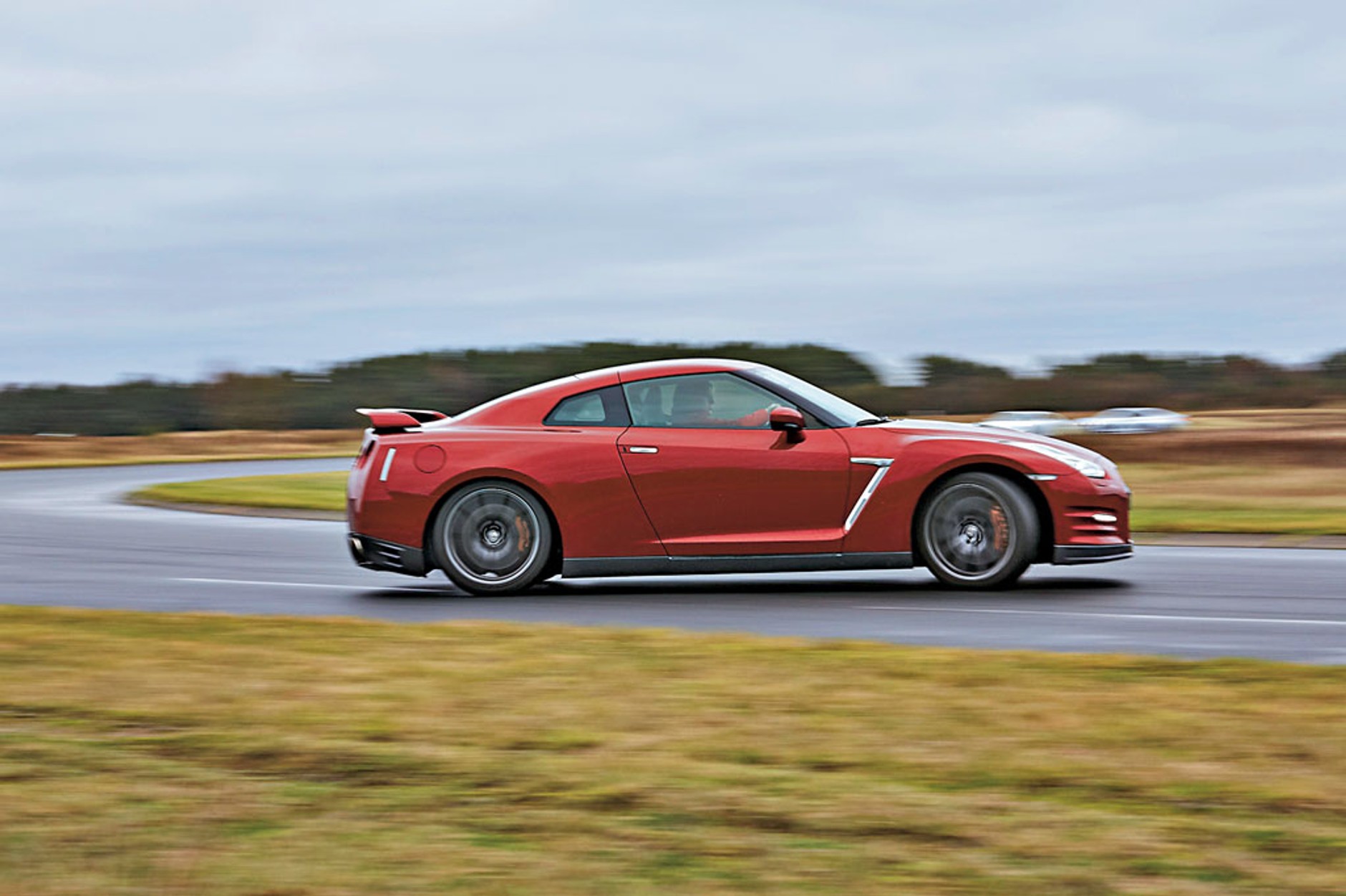 Nissan GT-R - bezlitosny potwór