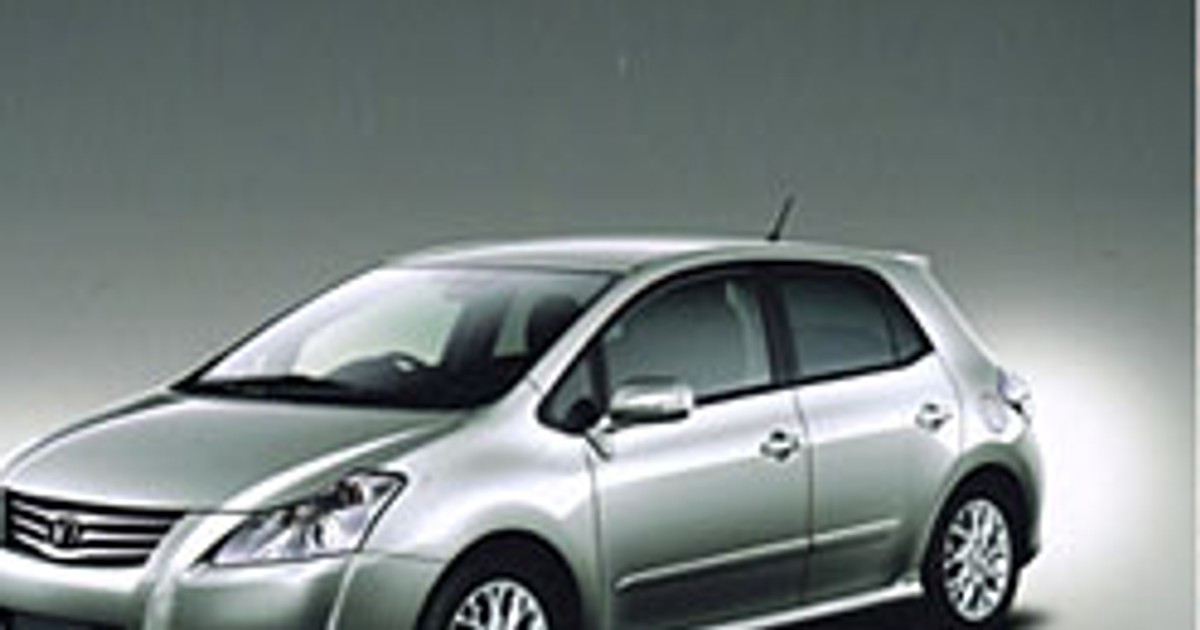 Toyota Blade: luksusowy i droższy Auris
