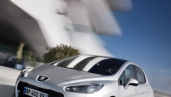 Odmłodzony Peugeot 308 od marca 2011 w sprzedaży