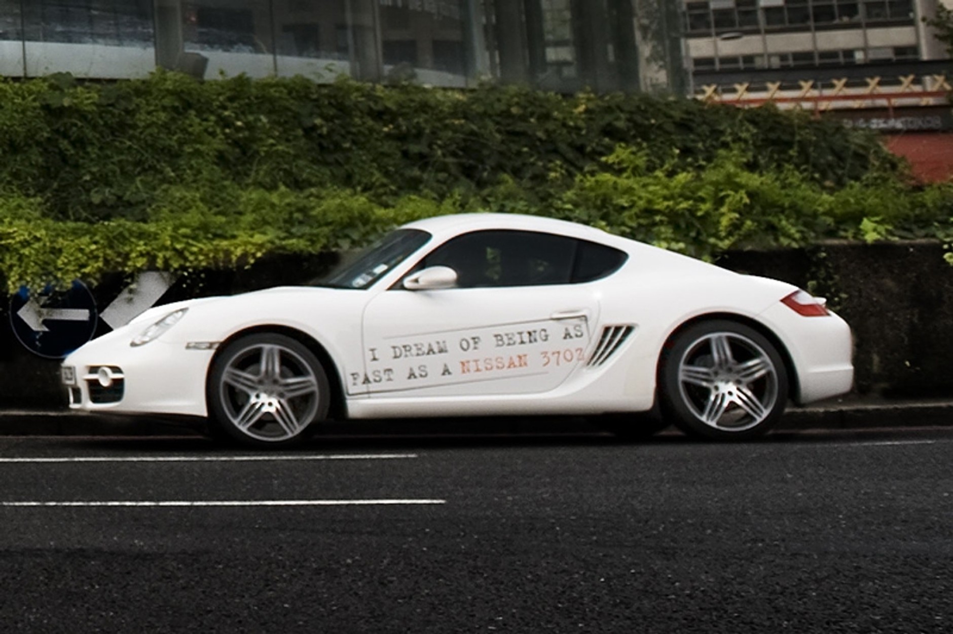 Nissan ostro pogrywa. I dobrze, bo ma rację!