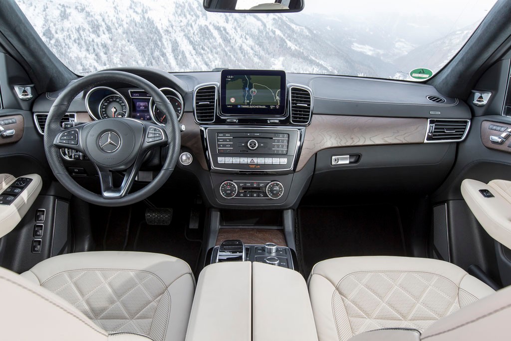 Mercedes GLS - męski SUV klasy S
