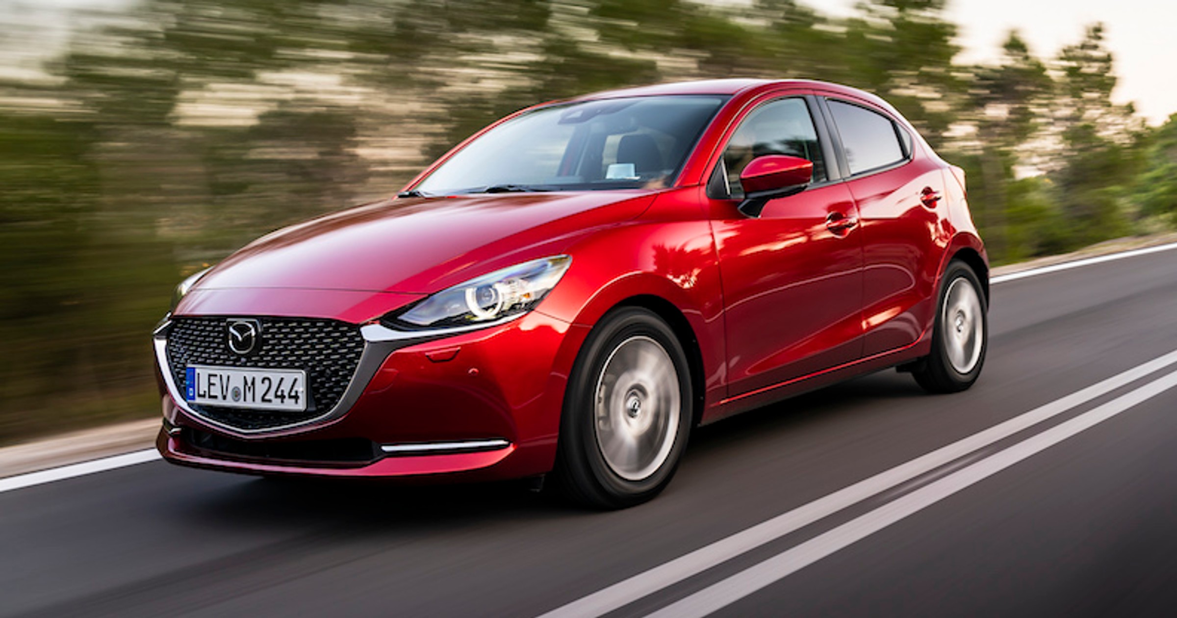Mazda 2 – poprawiony wygląd i wyposażenie