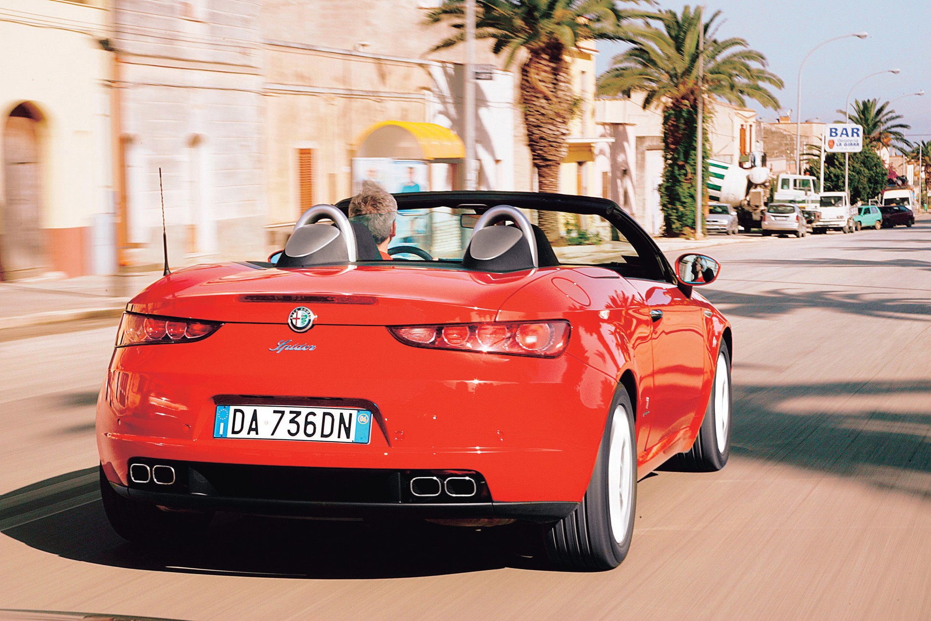 Alfa Romeo Spider kontra Mazda MX-5