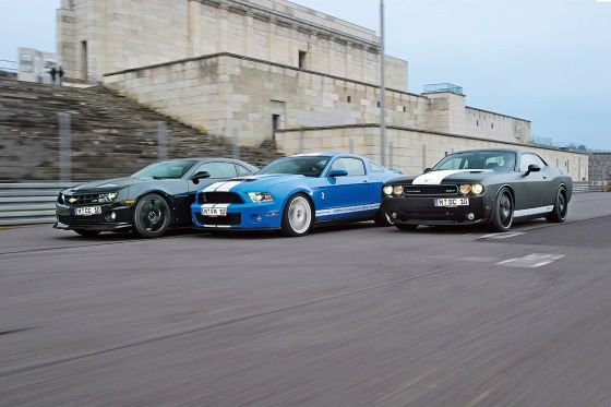 Camaro kontra Challenger i Mustang - V8 po tuningu wiele potrafi