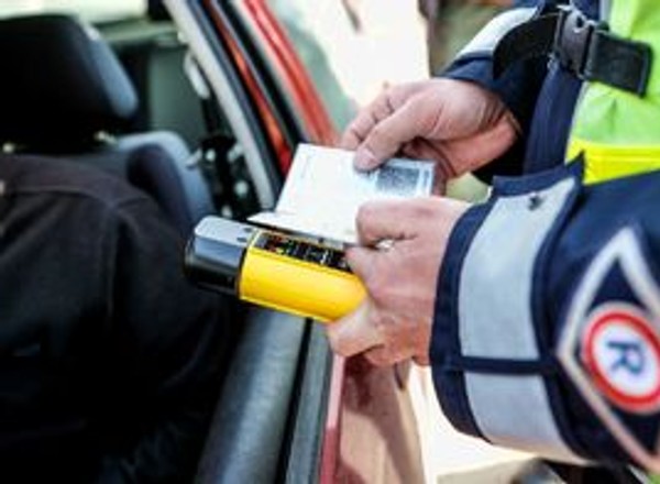 Policjanci z Bytomia od rana sprawdzali kierowców. Badali jedno