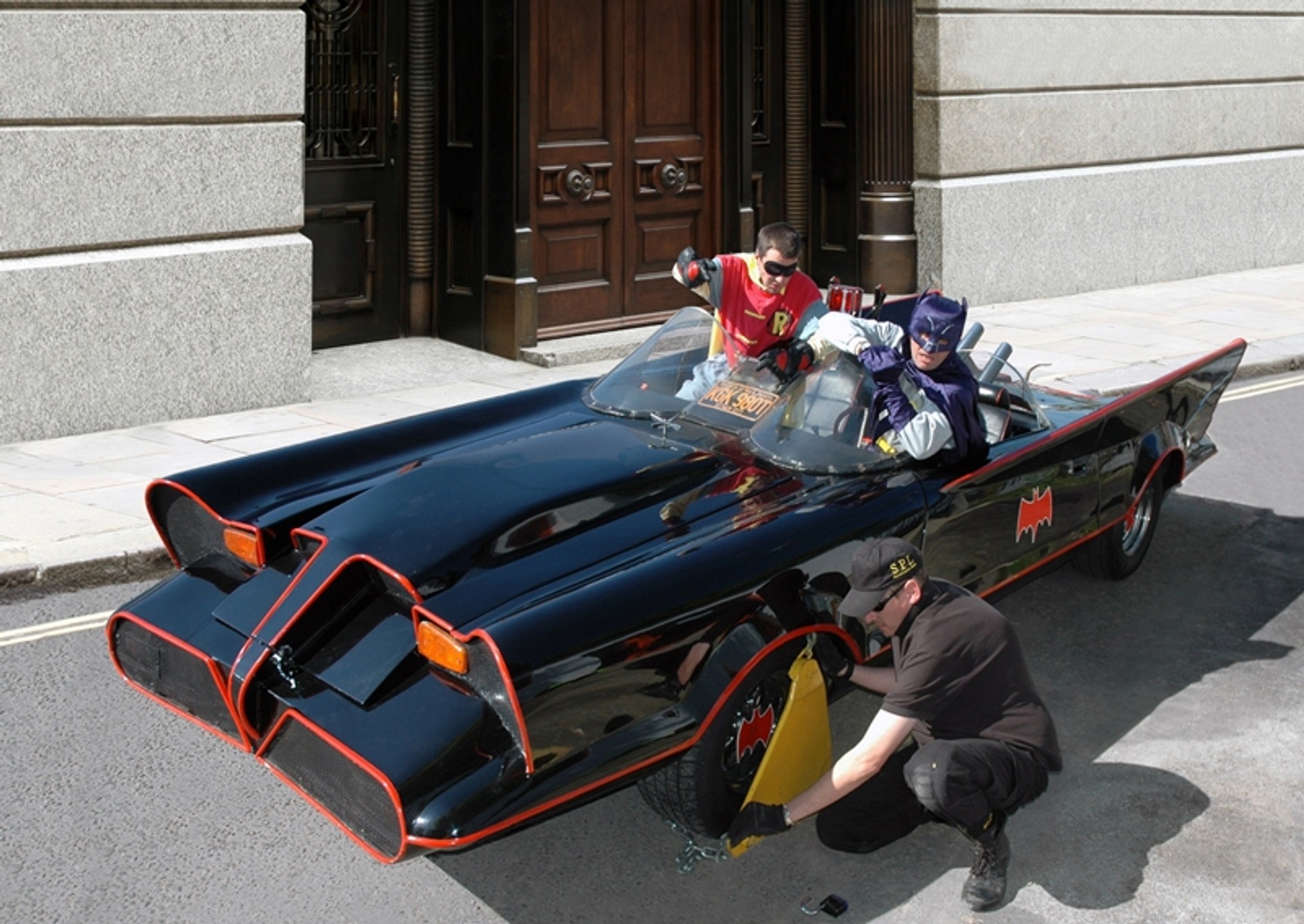 Batman źle parkuje, trzeba będzie zapłacić mandacik