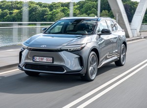 Jeździliśmy pierwszą elektryczną Toyotą bZ4X. To porządne auto