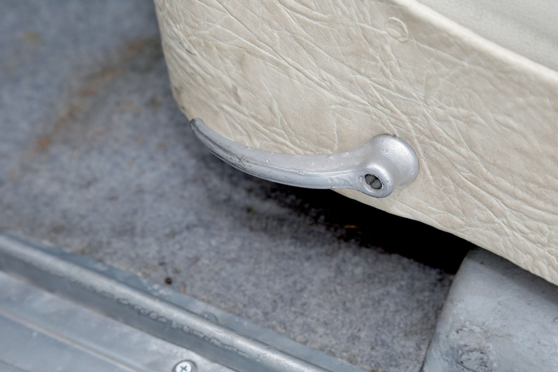 FSO Warszawa 223 - uboga krewna "garbatej"