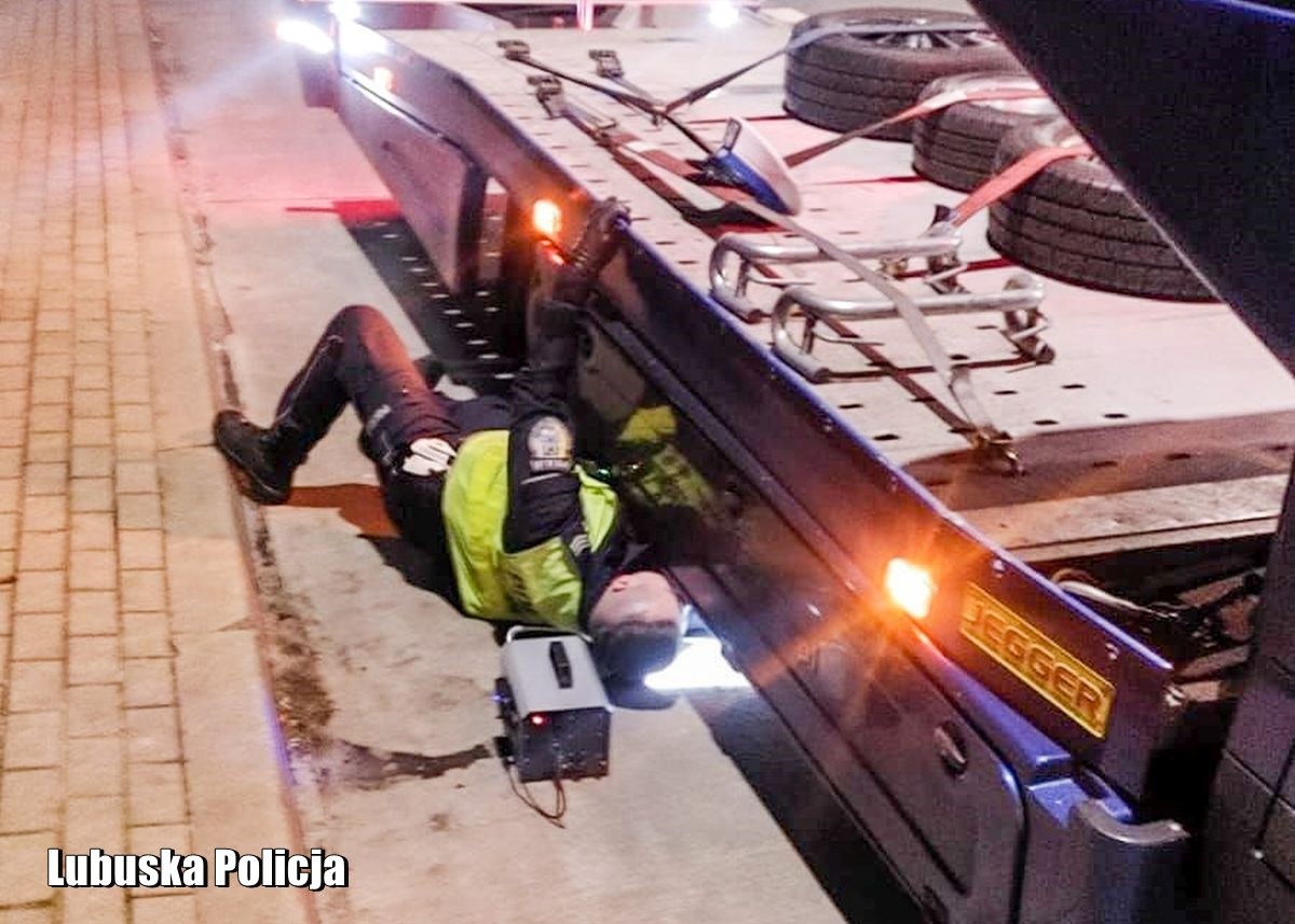 Policja na co dzień korzysta już ze specjalnych ambulansów