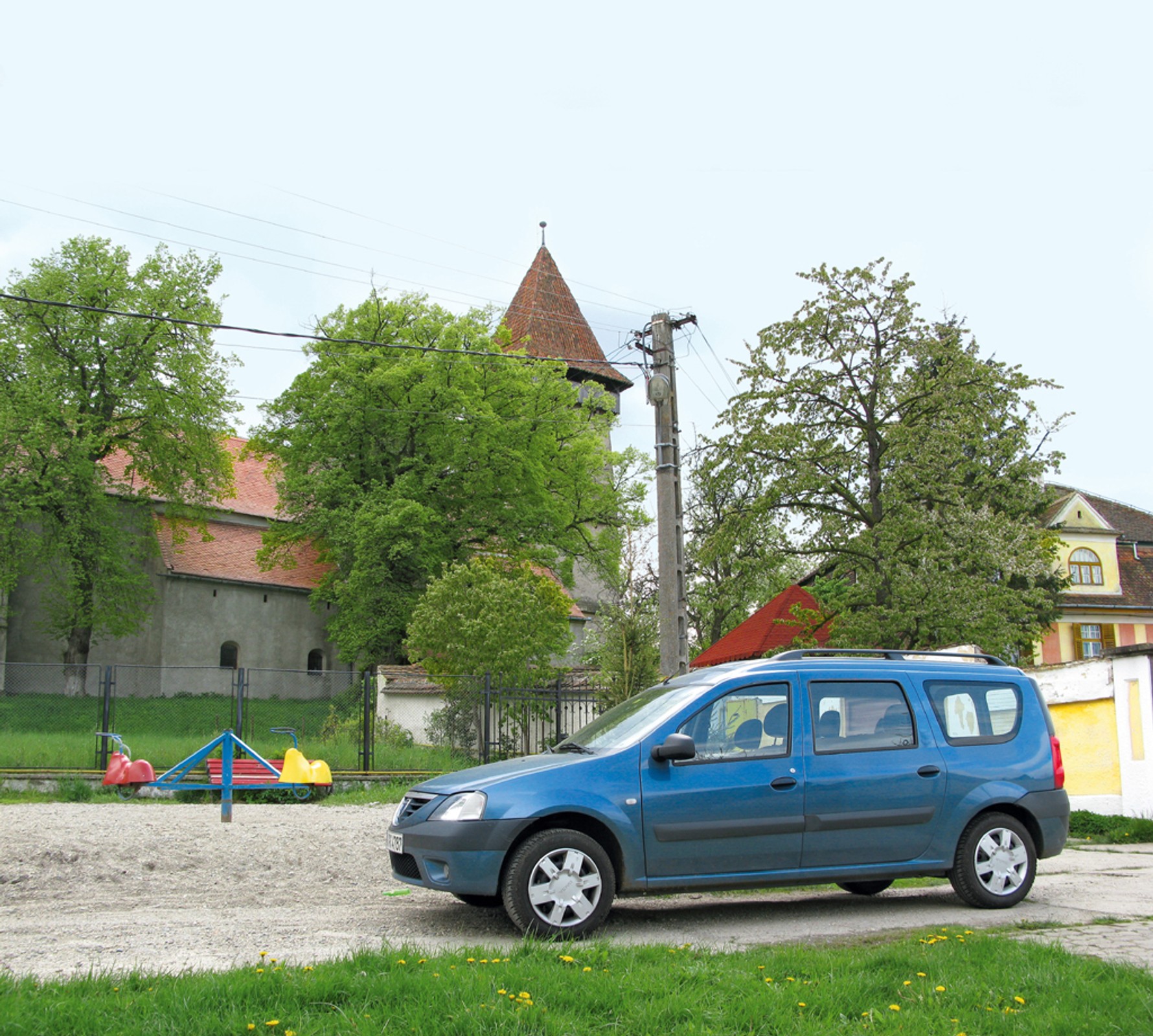 Prosta i zwyczajnie dobra - Test długodystansowy: Dacia Logan MCV 1.5 dCi