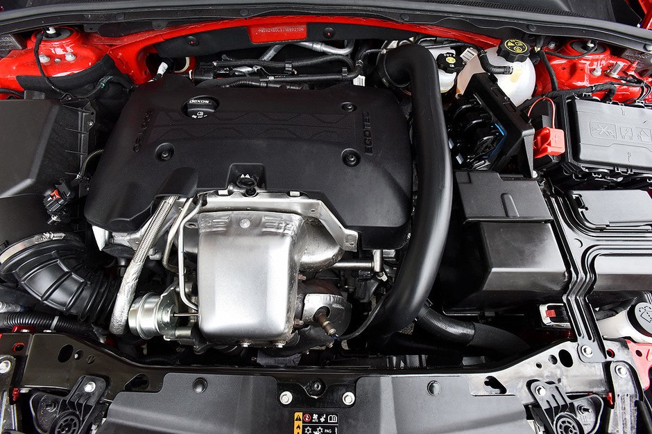 Skoda Superb kontra Opel Insignia - który daje więcej frajdy z jazdy?