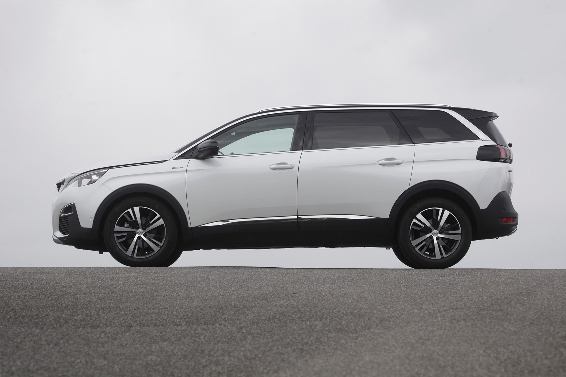 Peugeot 5008 1.5 HDI 130 KM - cena 160 000 zł