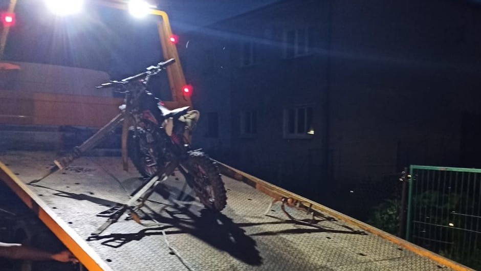 Policjanci zauważyli motocykl bez tablic. Było tak, jak się spodziewali