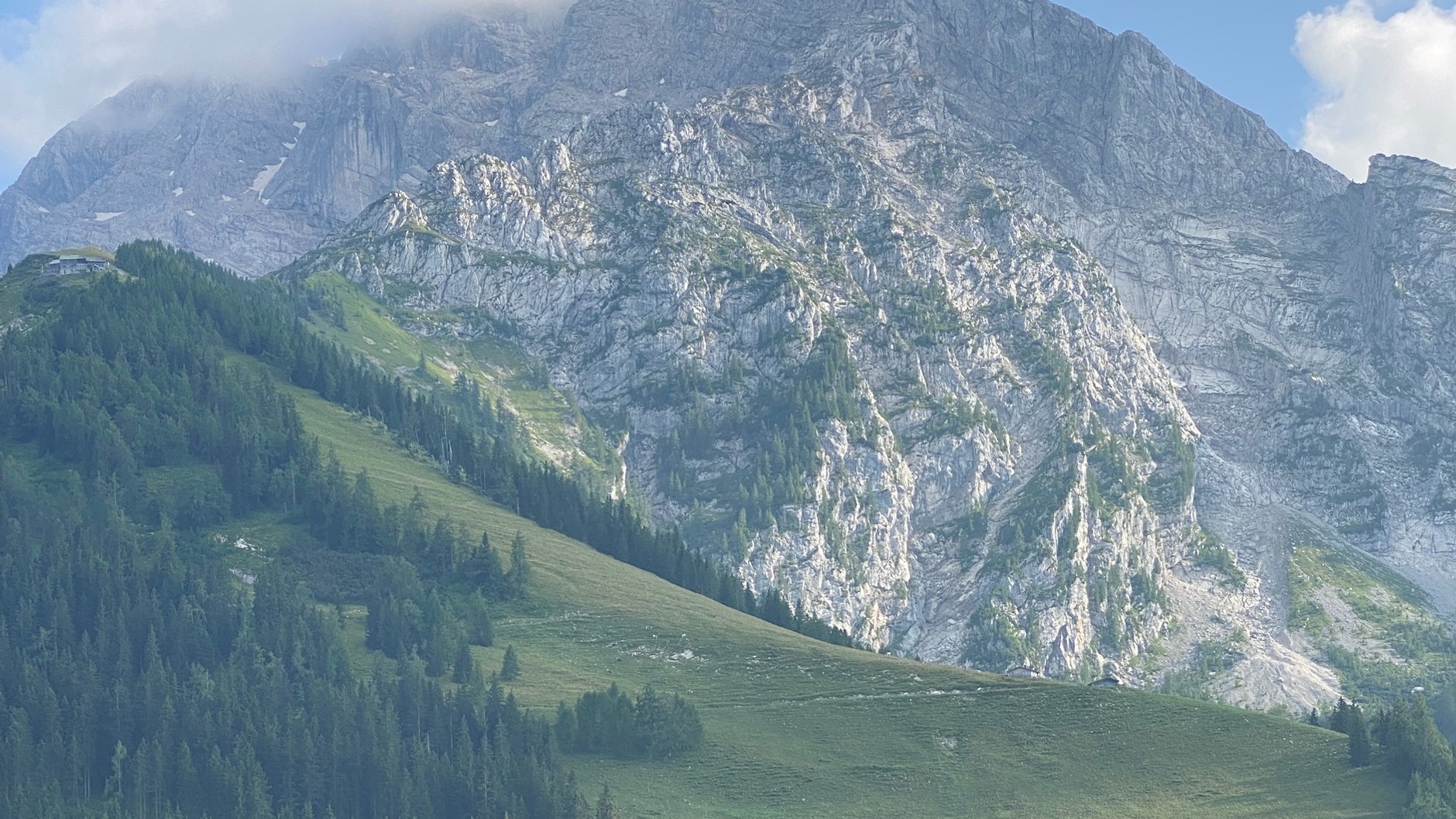 Porsche 718 Cayman T (982c, 2022 r.) – podróż w Alpy