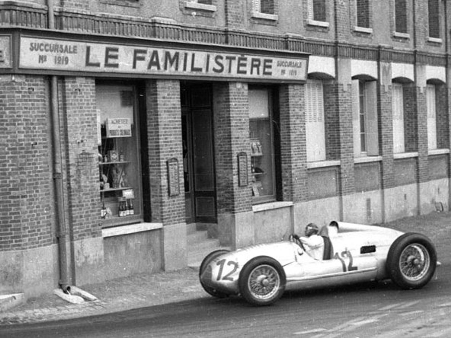 Przesunięto licytację Auto Union D-Type