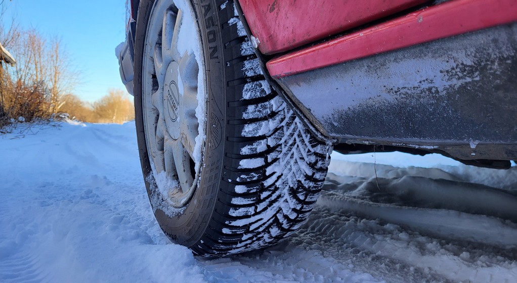 Ostra zima i opony całoroczne. Czy to się może udać?
