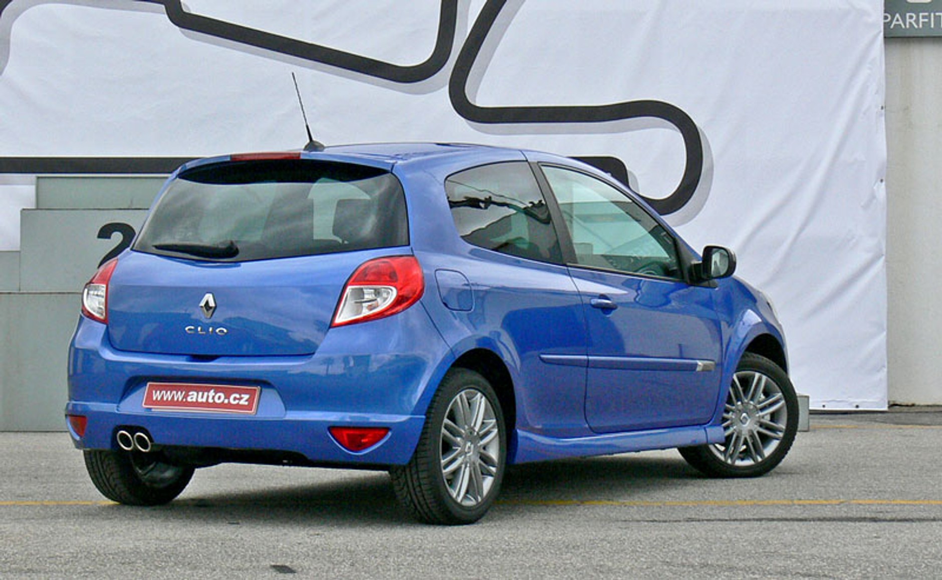 Renault: nowe Clio wkracza do salonów w Polsce (ceny)